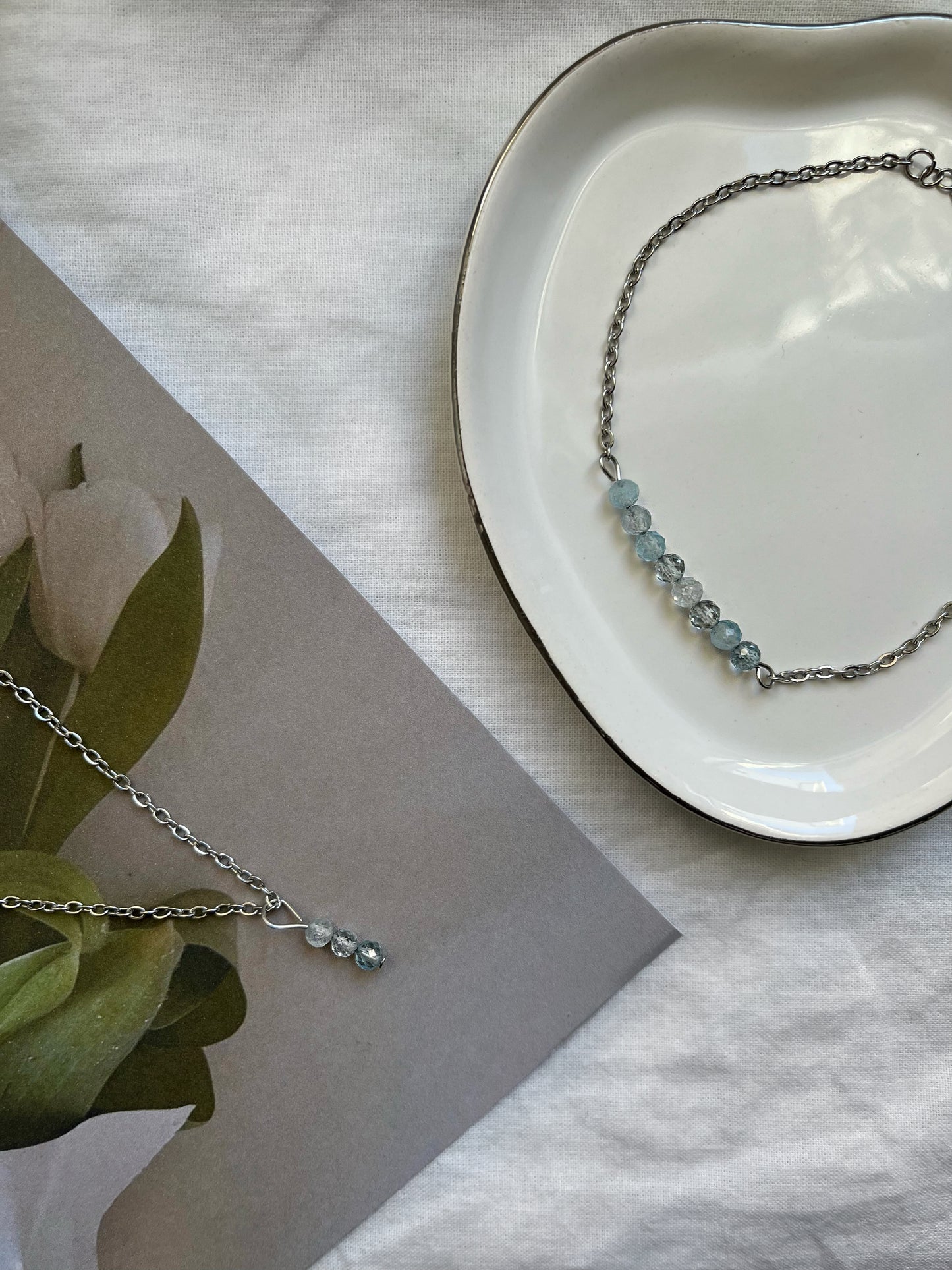 Ogrlica s poludragim kamenom