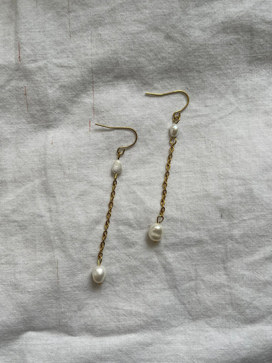 Viseće biserne naušnice