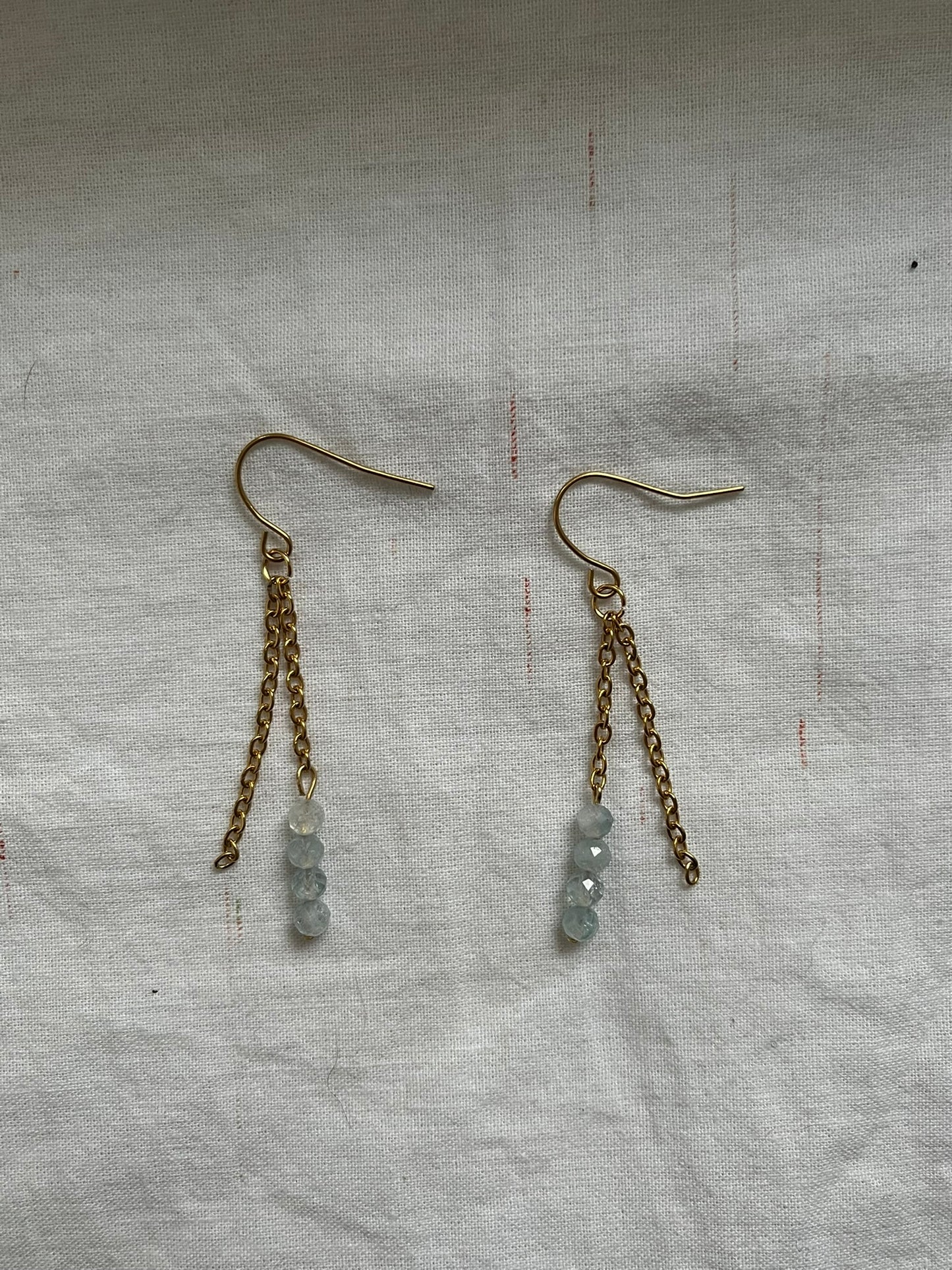 Viseće naušnice s poludragim kamenom