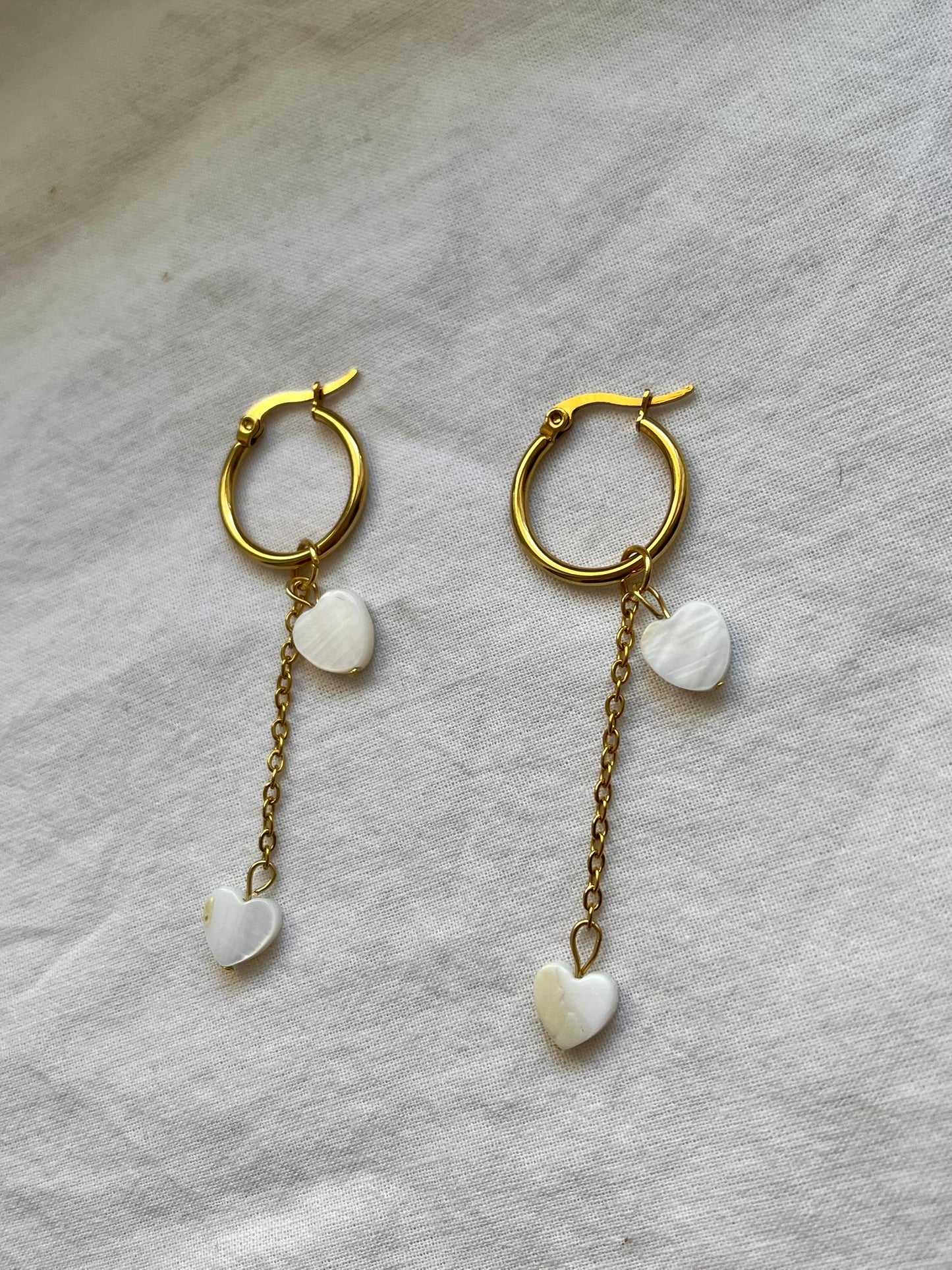 Viseće naušnice sa srcima