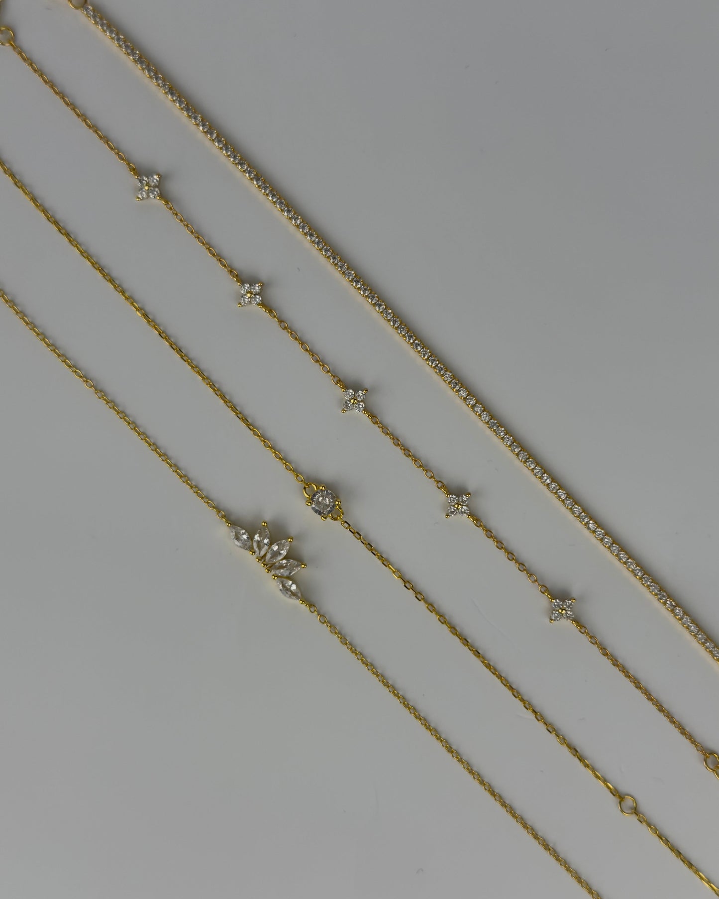 Narukvica s cirkonom