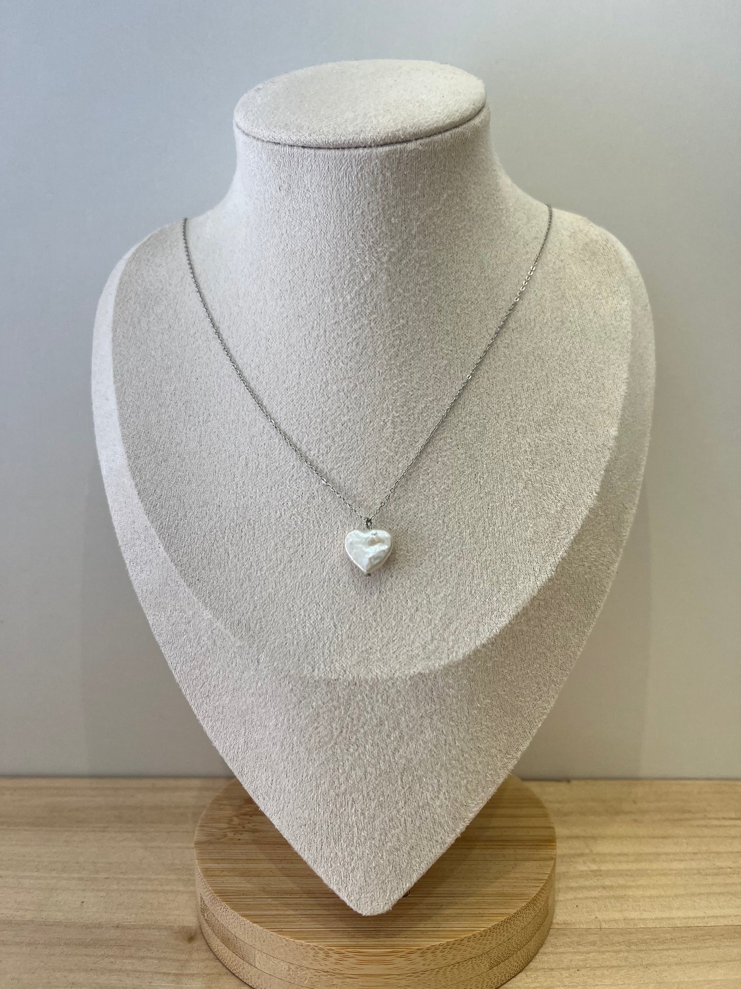 Ogrlica s biserom u obliku srca