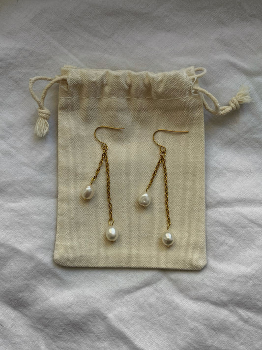 visece nausnice s biserima