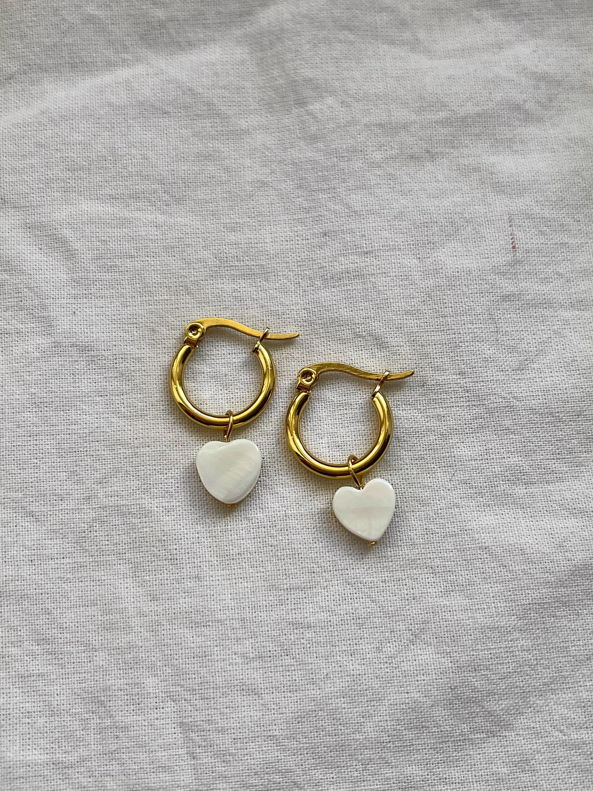 male nausnice sa srcem