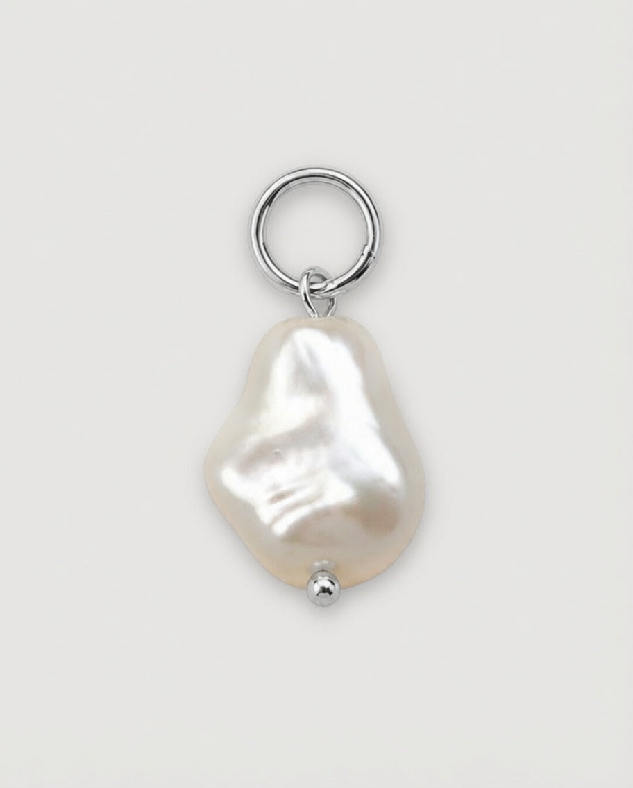 Pendant - mother-of-pearl in the shape of a pearl