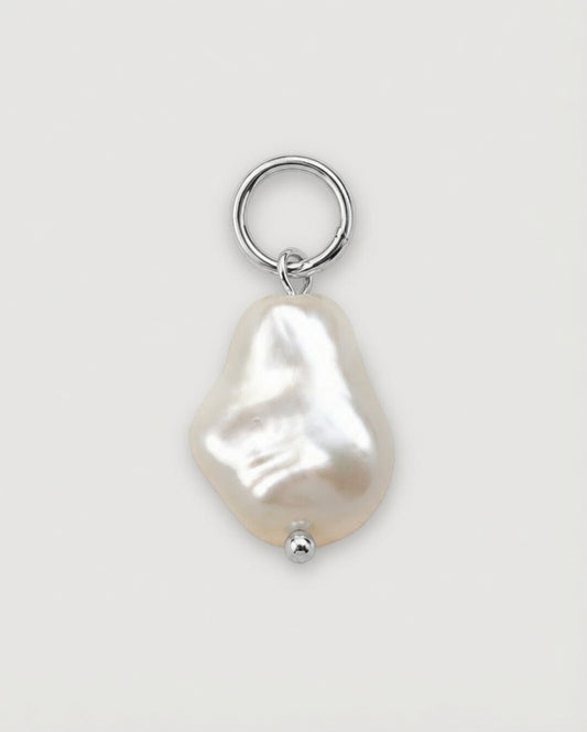 Pendant - mother-of-pearl in the shape of a pearl