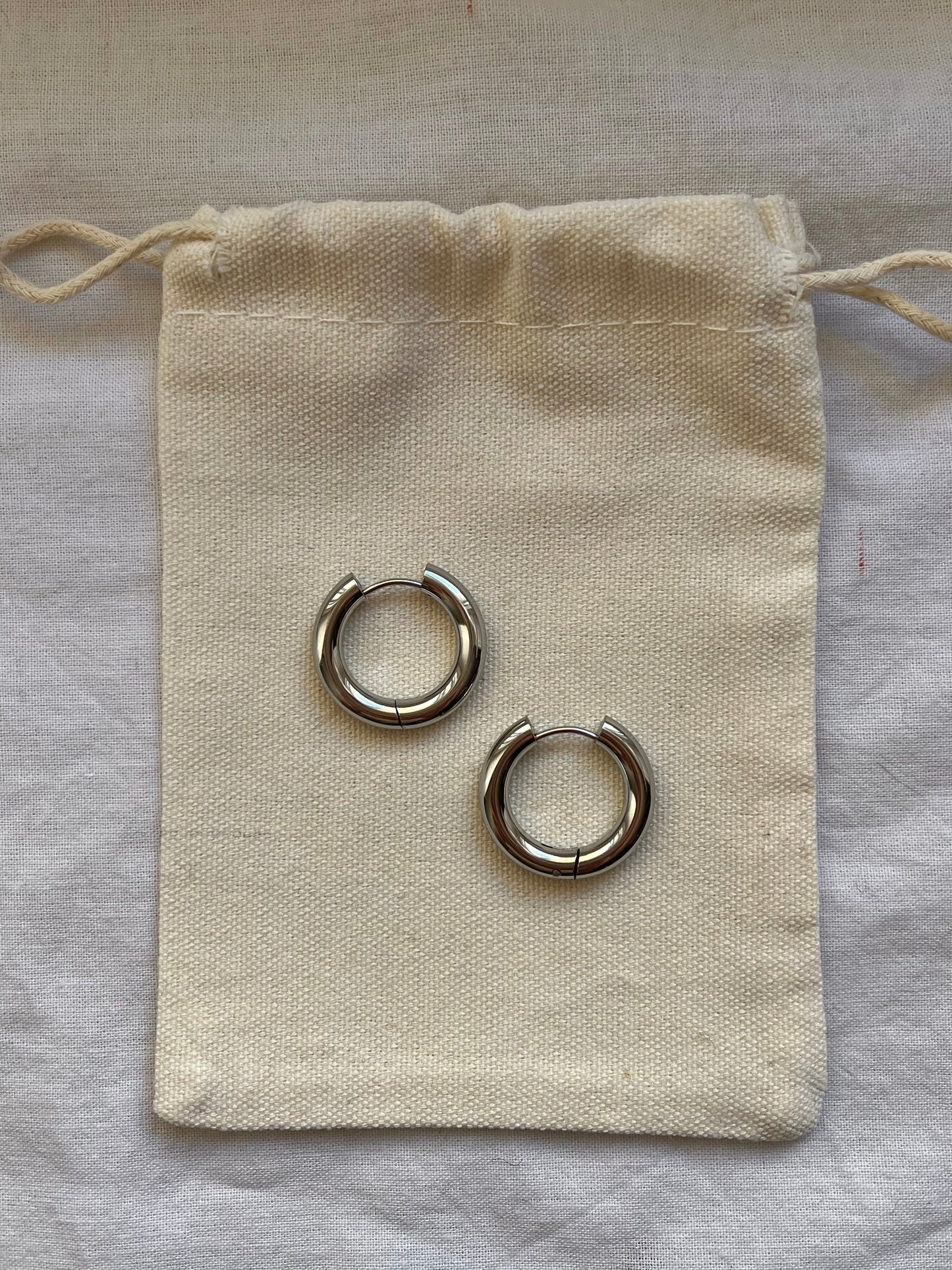 srebrne klasicne hoops