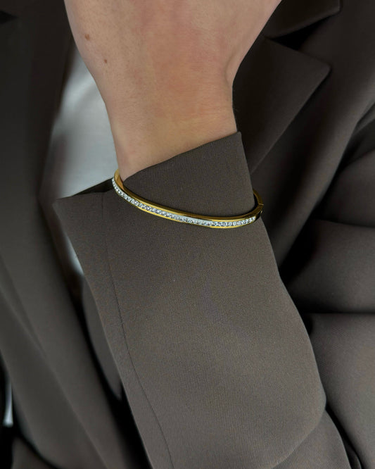 Elegantna narukvica sa cirkonima